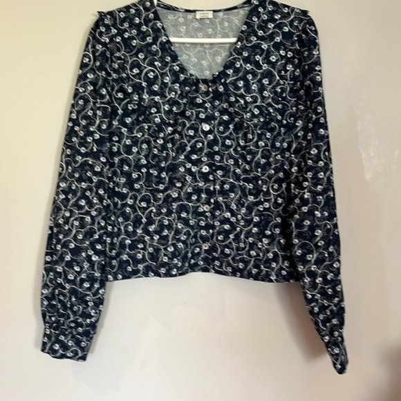 Aritzia Wilfred blue and white floral blouse size small - Picture 7 of 7